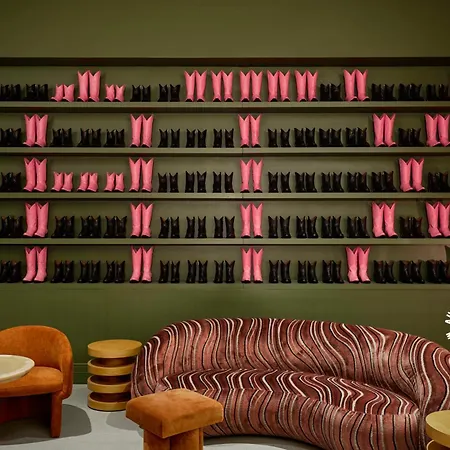 Downright Austin, A Renaissance Hotel